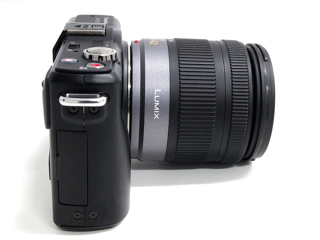 Panasonic DMC-GF2C Compact Hybrid Kit 12 Megapixels 3D Black + 14 mm Lens
