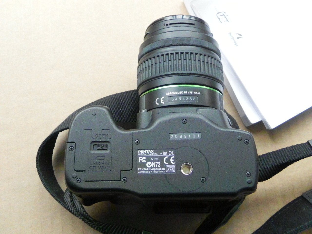 Pentax *istDL 6.1MP Digital SLR Camera with DA 18-55mm f3.5-5.6 AL Digital SLR Lens
