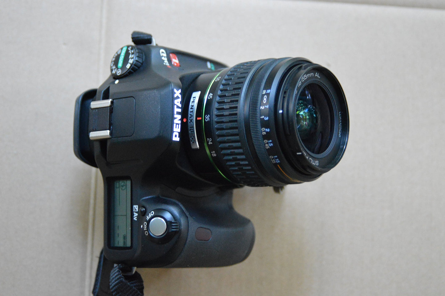 Pentax *istDL 6.1MP Digital SLR Camera with DA 18-55mm f3.5-5.6 AL Digital SLR Lens