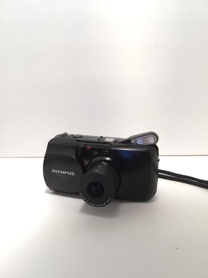 Olympus Infinity Stylus Zoom 35-70mm DLX 35mm Film Camera Outfit Black