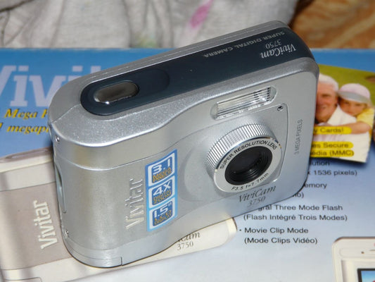 Vivitar Vivicam 3750 3.2MP Digital Camera