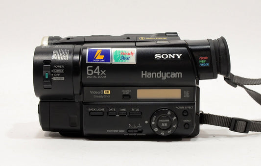 Sony Handycam 0.7LUX Video8 8mm Camcorder CCD-TR87