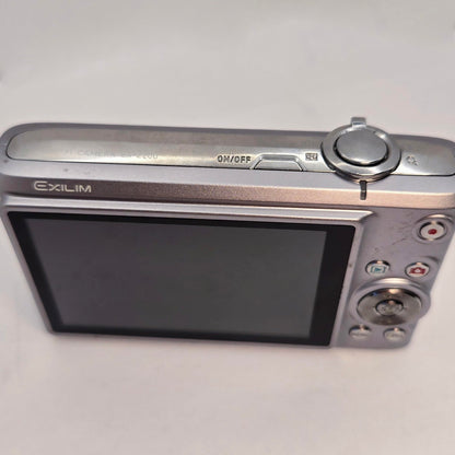 Yahemi Exilim Ex-Z200 10.1 MP Compact Digital Camera Bundle with Carrying case, Tripod, Battery & Charger and a Microfiber Cloth [Silver]