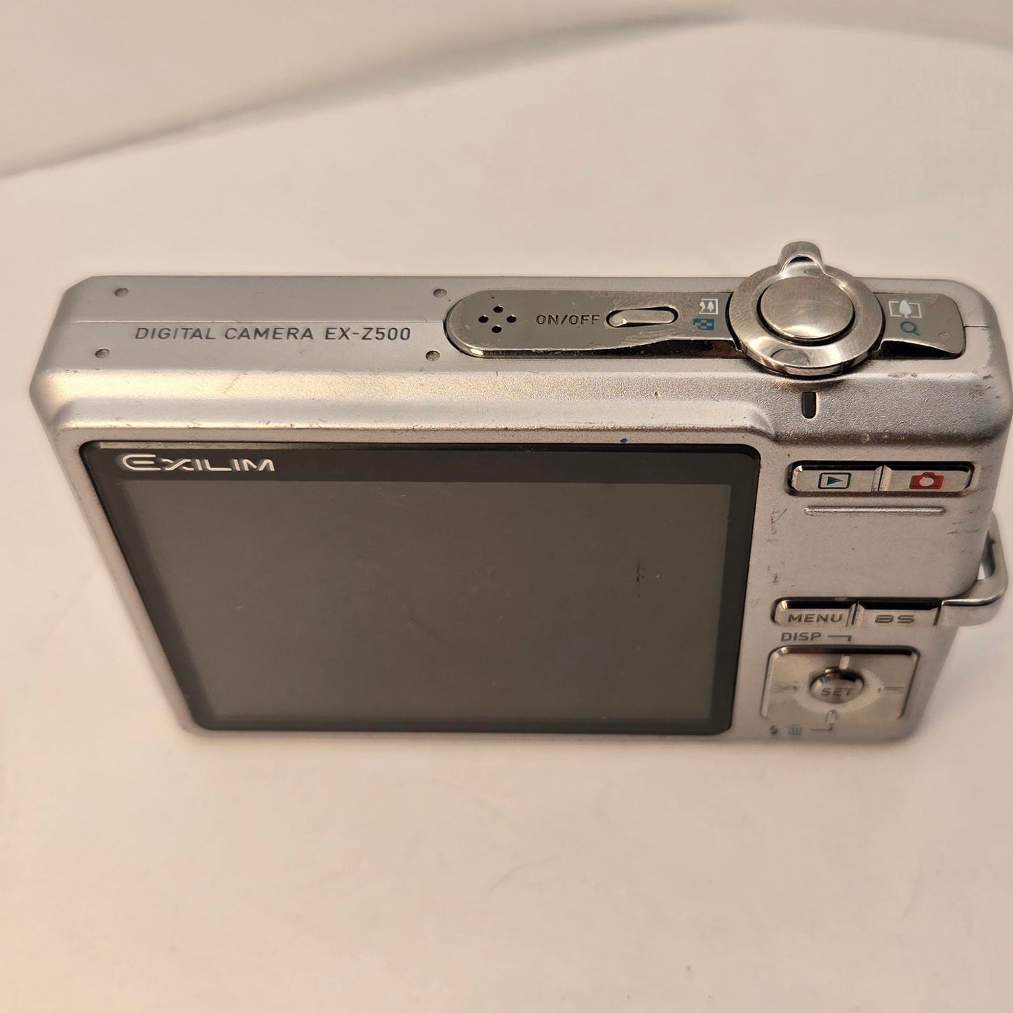 Yahemi Exilim Ex-Z500 5MP Compact Digital Camera Bundle with Carrying case, Tripod, Battery & Charger & Microfiber Cloth [Silver]