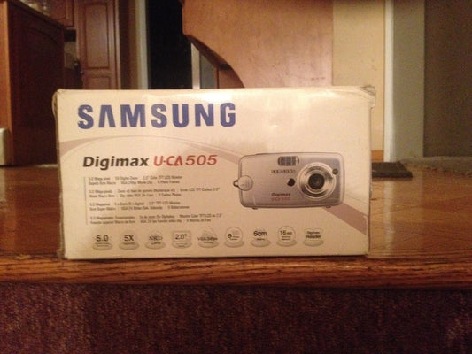 Samsung Digimax U-CA 505 5MP Digital Camera with 5x Digital Zoom (Silver)