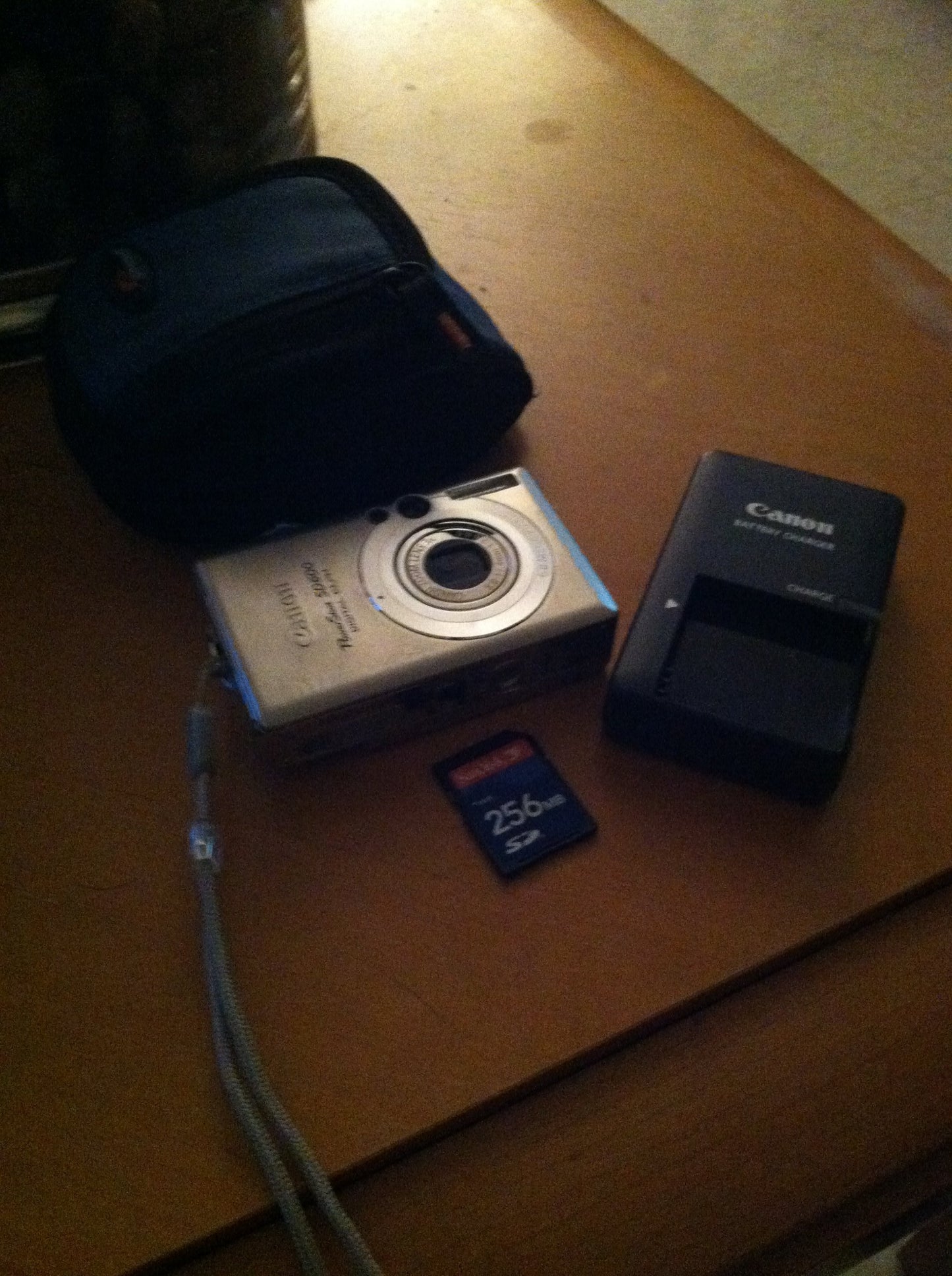 Canon PowerShot SD600 6MP Digital Elph Camera with 3x Optical Zoom (OLD MODEL)